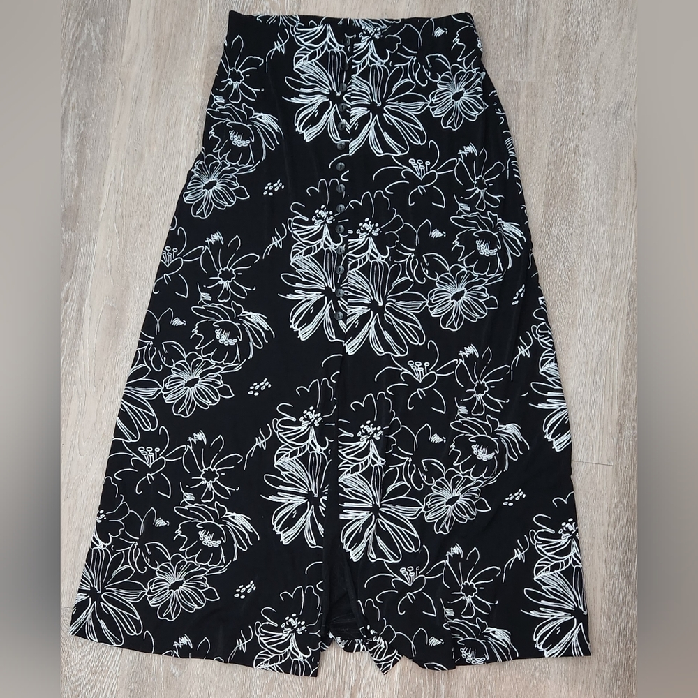 Briggs New York long skirt - size medium